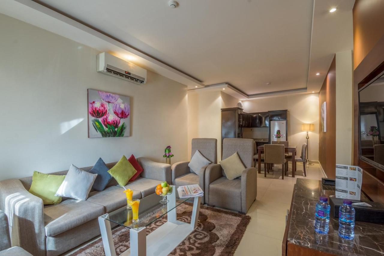 Al Muhaidb Jarir - Al Malaz Riyadh Bagian luar foto